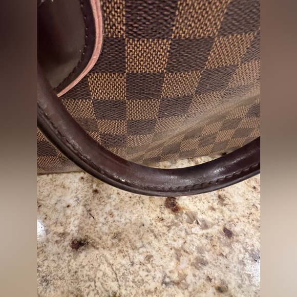 AUTHENTIC LOUIS VUITTON
Damier Canvas Ebene
Normandy Bag - Picture 13 of 16